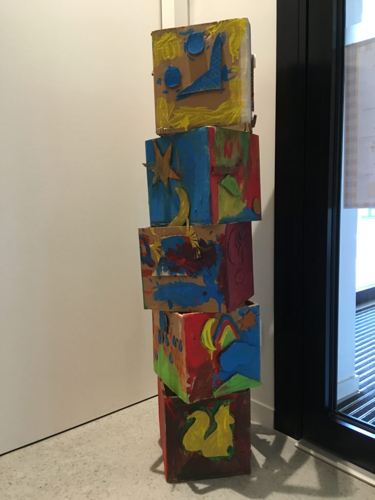 Totem à l'atelier parents/enfants du centre